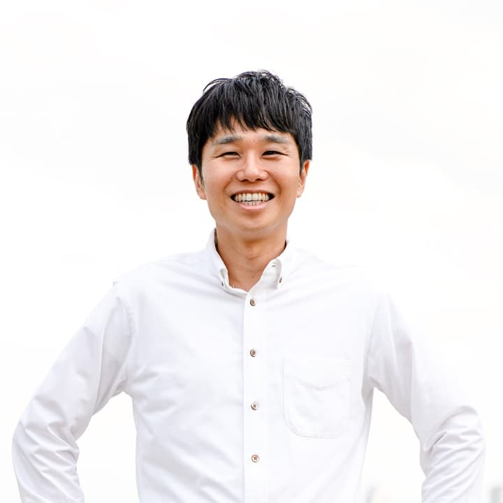 白いシャツを着た宮地俊充のプロフィール写真